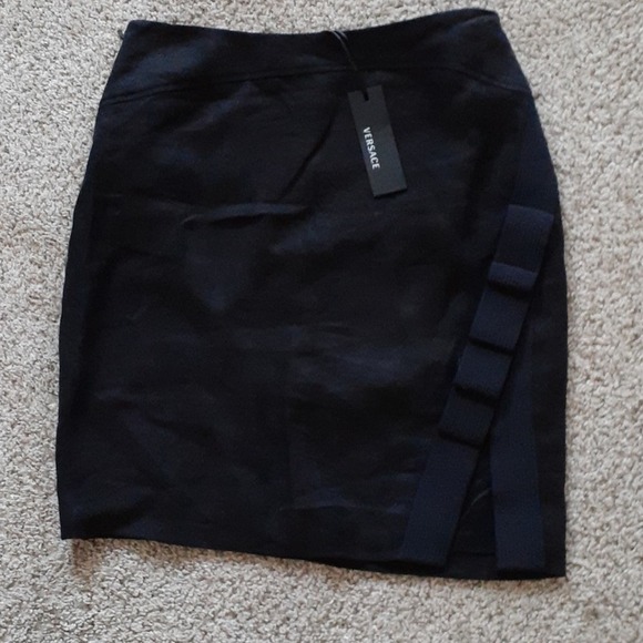 NWT GIANNA VERSACE sz 42 skirt, $1,535.00 - Picture 1 of 5